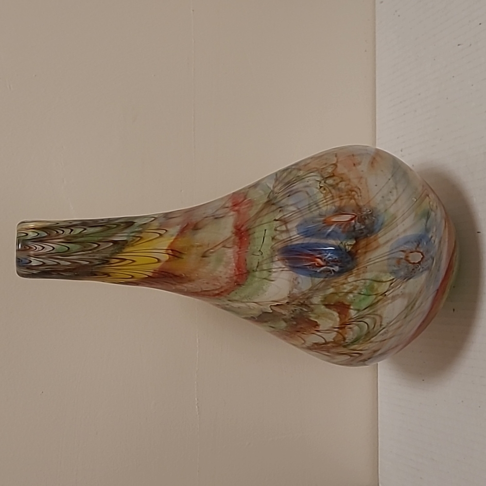 Beautiful Handblown Glass Vase - Picture 3 of 16